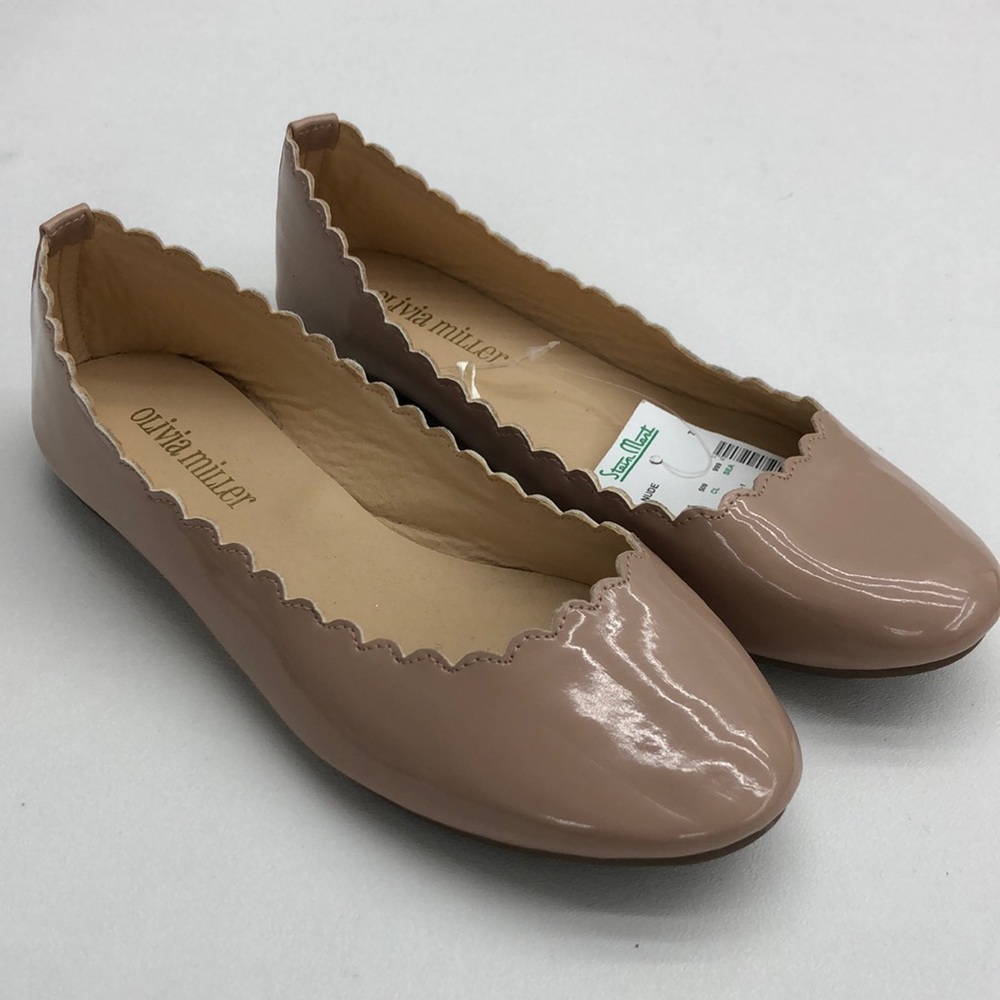 Olivia Miller Vegan Scalloped Ballet Flats Women’s size 7 Nude Patent